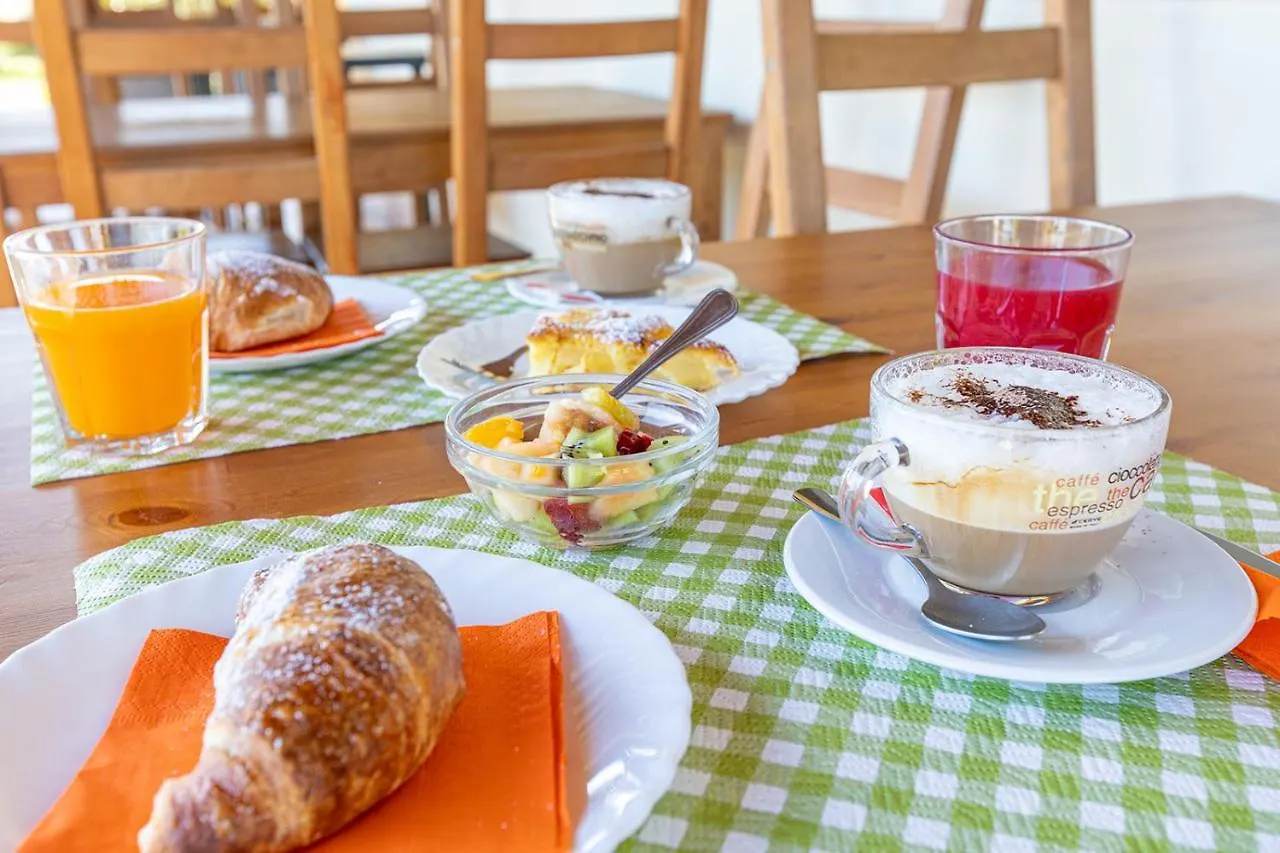 Agriturismo Gli Etruschi Популония 0*,  Италия